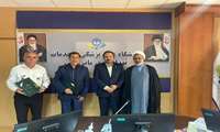 رییس دانشگاه از سه نفر از مدیران دانشگاه در نشست  هیات رییسه تقدیر کرد 