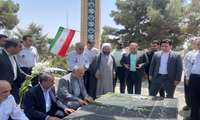 حضور وزیر بهداشت در گلزار شهدا گرمدره استان البرز  در حاشیه اجلاس روسای اورژانس پیش بیمارستانی سراسر کشور 