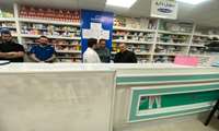 پایش زنجیره تأمین و توزیع دارو در بخش دولتی؛ بازدید رئیس دانشگاه از داروخانه کلینیک ویژه دانشگاه 